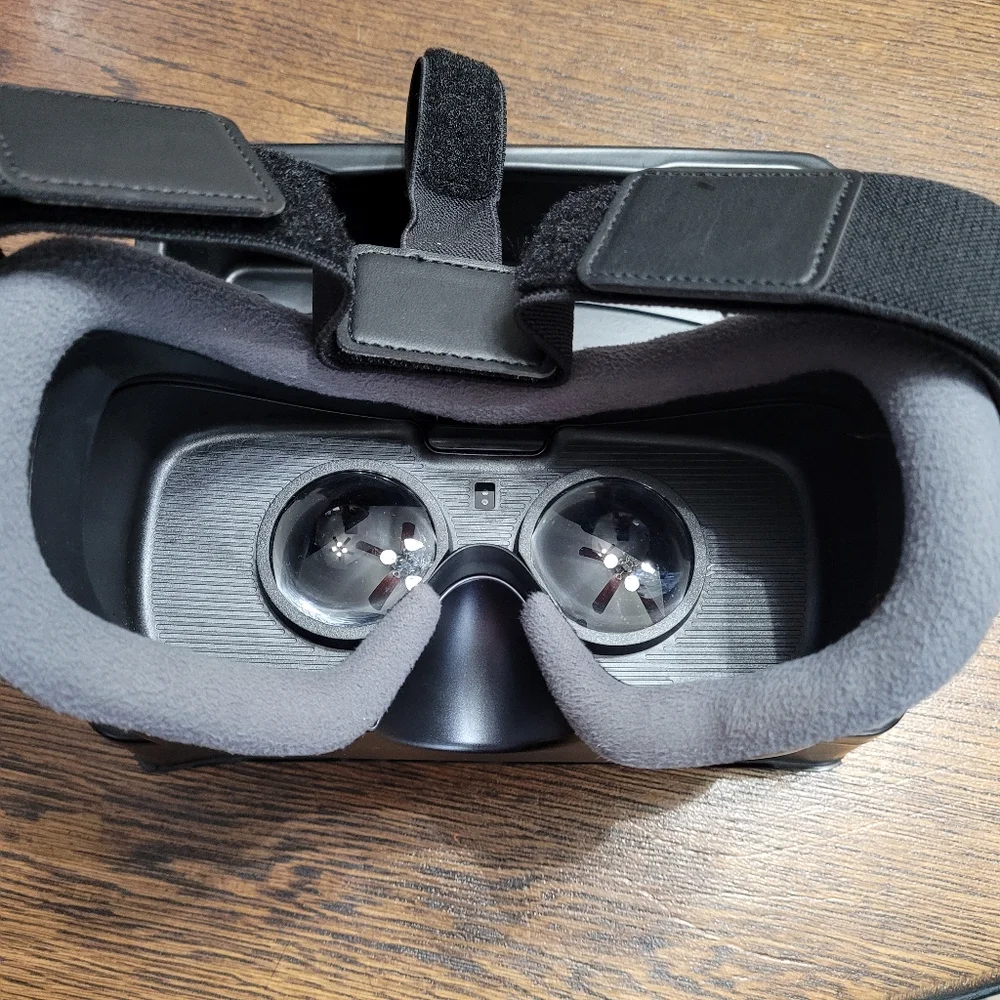 Samsung Gear VR virtual reality headset black